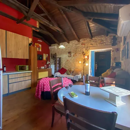 Platanus Apartment Vanato